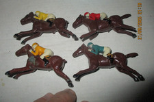 Ancien Jeu de Course à Cheval Jokey Tiercé Chevaux 1 intact 2 cassés pour pièces