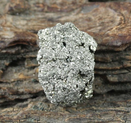 Pyrite dorée naturelle