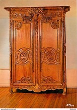 14 - Bayeux - Baron Gerard Museum - Norman wardrobe (18th century) (Plaine de C