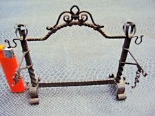 Ancien portique support en fer