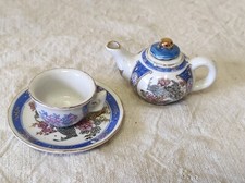 Jouet, Dinette en céramique  Théière + Tasse et Sous-tasse Miniature
