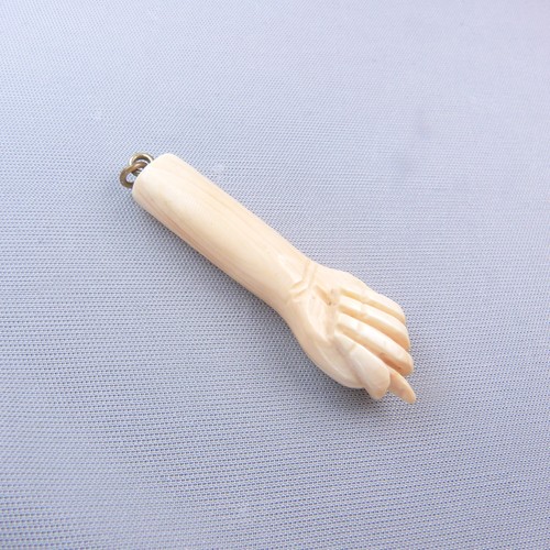 Ancien pendentif main figa