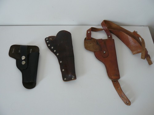 Lot holsters anciens en - lot,
