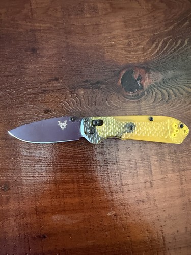 Benchmade mini freek - mini, shot