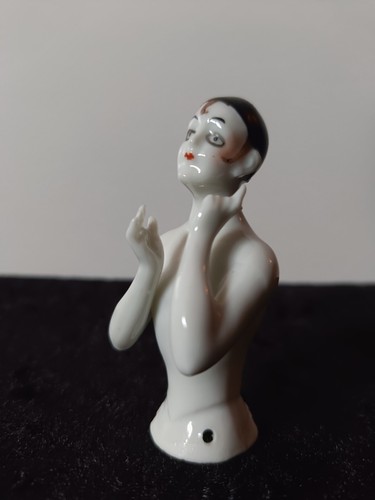 Demi figurine porcelaine - demi, en