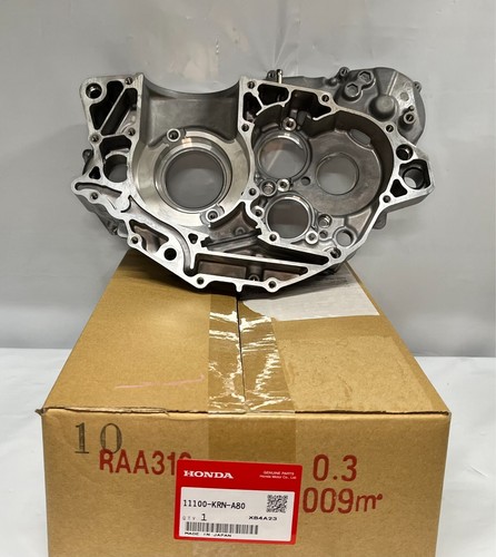 Nouveau crankcase origine - nouveau, d'origine