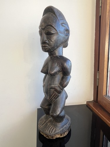 Ancienne sculpture féminine - ancienne,