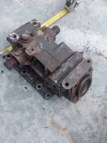 Relevage kubota comprenant le - relevage,