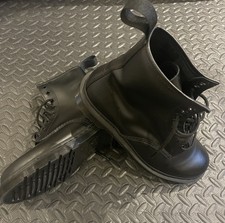 Dr. Martens Unisex 1460 Smooth Leather Mono Lace Up Boot