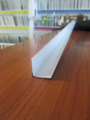 Profils aluminium peint blanc - profils,