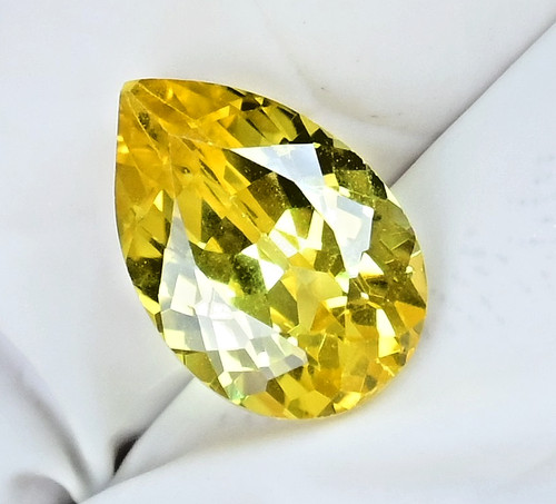Saphir jaune naturel - saphir,