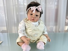 Poupée d'artiste poupée en vinyle 49 cm. Excellent état