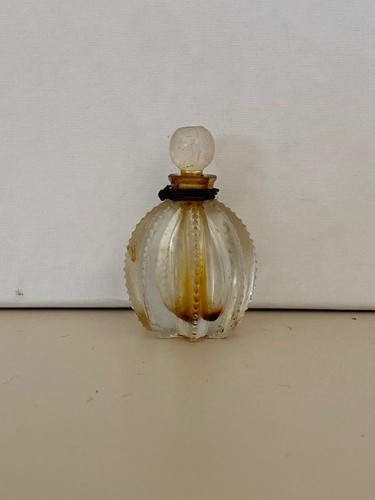 Flacon lalique utilisé par - par, de