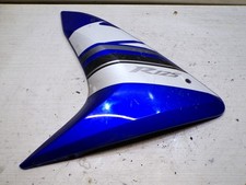 flan de carenage gauche YAMAHA