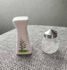 LOT DE 2 SALIERES SALERONS