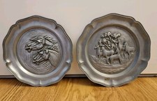 Lot de 2 Assiettes Décoratives en Etain, Motif Chevaux 