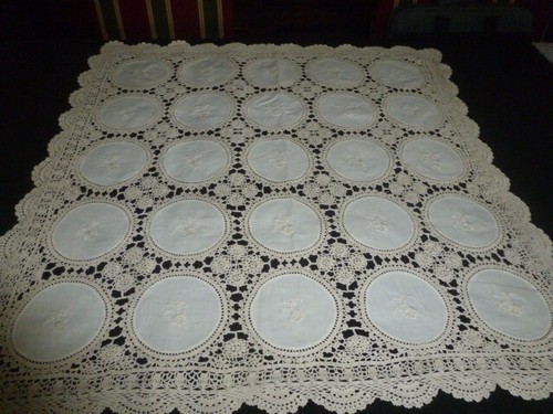Très jolie nappe - très,