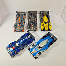 OFFRE SPÉCIALE : Pack Scalextric Ginetta Slot Car - 5 voitures pour le prix de 4