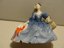 VINTAGE ROYAL DAULTON FIGURINE***ELYSE***SIGNED***HN 2429***6.5 INCHES TALL