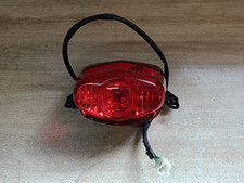 UN FEU ARRIERE MOTO HONDA CBF