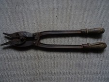 Rare cisaille à barbelés