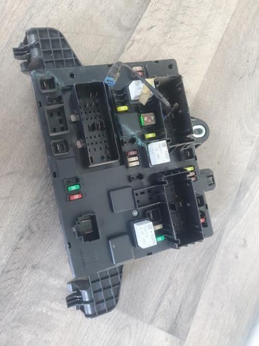 Porte fusible opel zafira - porte,
