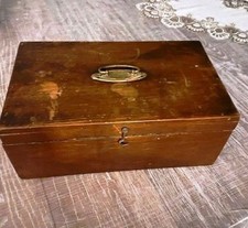 Ancien coffre en bois