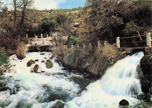 Fontaine eveque la source - fontaine,