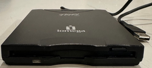 Iomega 8u10 lecteur - 💾, yd-8u10