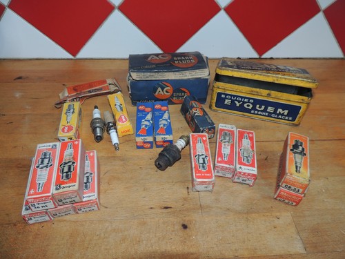 Lot bougies ancienne boite - lot,