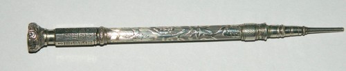 Joli porte mine argent - porte,