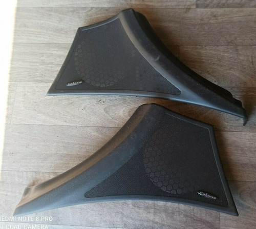 Grille haut parleur avant - haut,