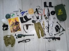 Action Joe - vintage lot accessoires casques chapeau armes habits publicité