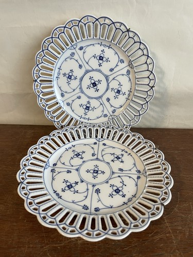 Deux assiettes anciennes - deux, bord