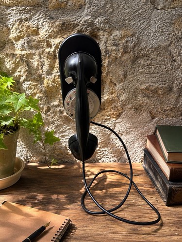 Téléphone ancien mural - , /