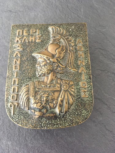 Superbe boite bronze - en, signee