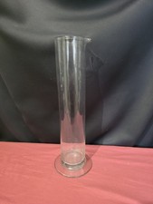 Grande et ancienne éprouvette