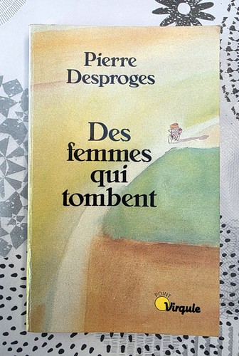 Des femmes qui tombent pierre - des,