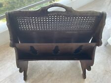 PORTE JOURNAUX VINTAGE EN BOIS, AVEC POIGNÉE