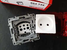 Legrand 664734 - 1 Prise de courant SANS Terre NILOE BLANC