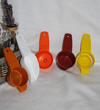 🌟TUPPERWARE 5 Ustensiles Passoire Entonnoir Pelle Séparateur D'oeuf Doseur