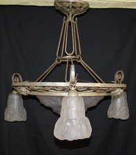 Art Deco chandelier signed Degué, Compiegne 554, hammered wrought iron roses, h. 55 cm