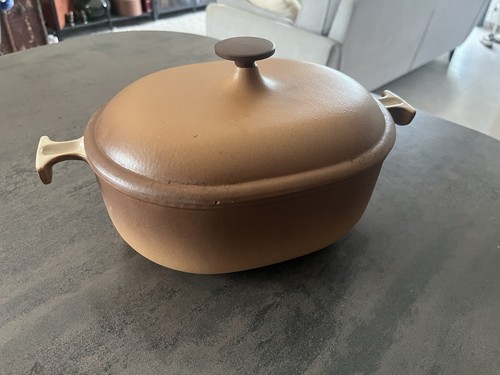 Cocotte ovale fonte - , émaillée