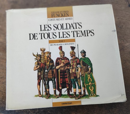 Costumes armes les soldats - costumes, et