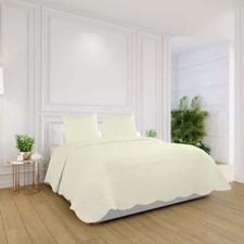 Couvre Lit boutis bastidon