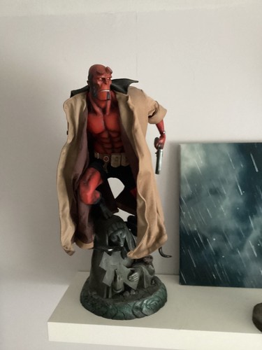 Statue hellboy sideshow 4 - hellboy,
