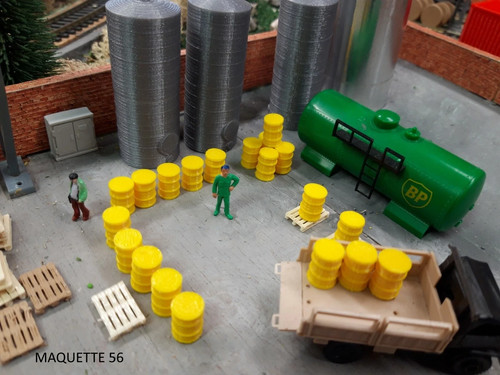 Lot fûts jaunes bidons - ho,