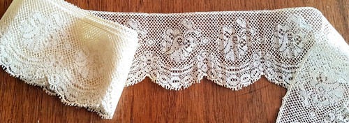 Dentelle ancienne 350 - -ancienne, x