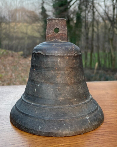 Vielle cloche bronze en - cloche,