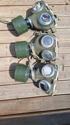 Lot masques gaz style - a,